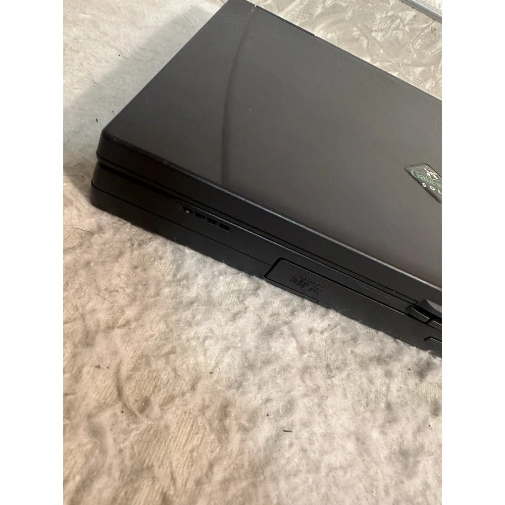 Vintage Gateway Solo 5150 Series Laptop Powers ON AS IS NEEDS NEW HARD DRIVE